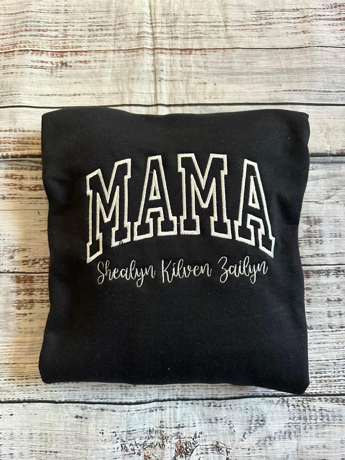 Embroidered mama with names